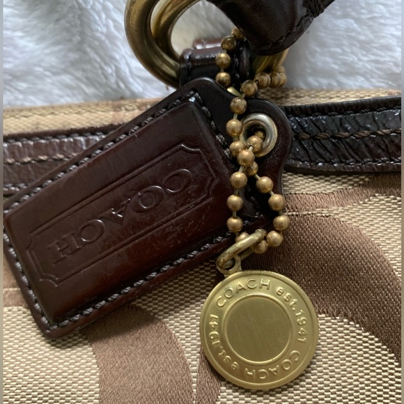 Vintage Coach Tote and or Diaper Bag 7 pockets inside, 2 outside slots & zipper - Picture 9 of 17